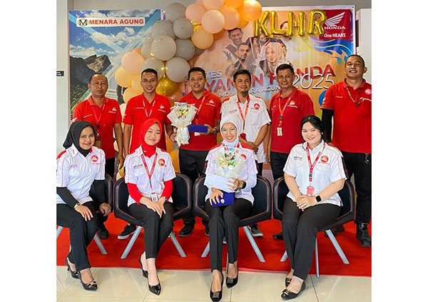 Cetak Frontliner Andal dan Berkarakter, PT Menara Agung Gelar Kontes Layanan Honda Regional 2025 1 KONTES— Para pemenang Kontes Layanan Honda Regional (KLHR) 2025 yang diselenggarakan PT Menara Agung.