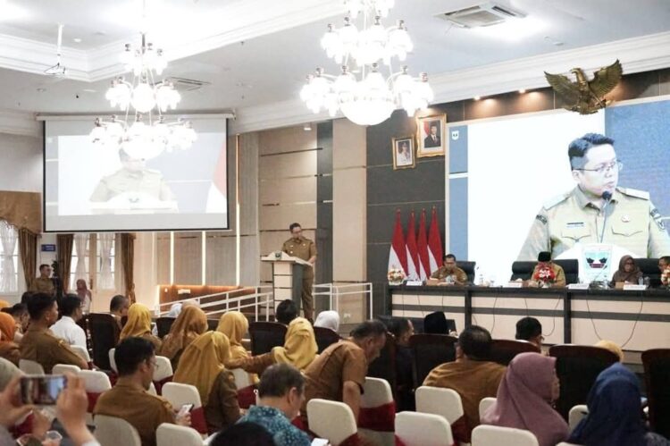 Musrenbang RPJMD Provinsi Sumbar, Wabup Ahmad Fadly Sampaikan Usulan Strategis untuk Tanahdatar 1 SAMPAIKAN USULAN— Wabup Tanahdatar Ahmad Fadly sampaikan beberapa usulan saat Musrenbang RPJMD Provinsi Sumbar.