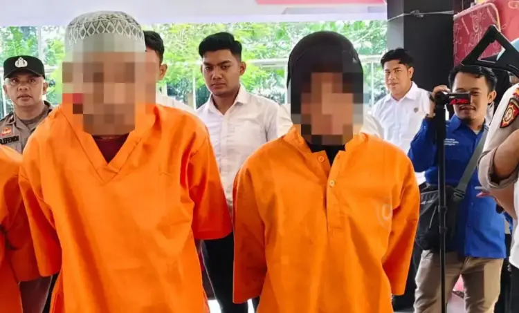 CABUL— Suami Istri (Pasutri) ditangkap jajaran Satreskrim Polres Dharmasraya atas kasus pencabulan terhadap anak di bawah umur hingga hamil.