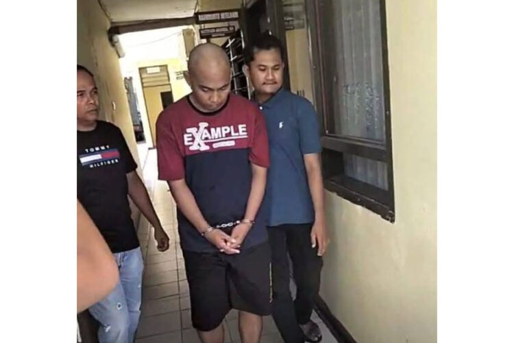 Usai Ratusan Siswa SMAN 1 Sungai Geringging Demo, Oknum Pegawai TU Cabul Ditangkap, Polisi Usut Pihak yang Menghalangi Proses Hukum 1 CABUL— Pelaku A yang merupakan pegawai TU di SMAN 1 Sungai Geringging diamankan Satreskrim Polres Pariaman atas kasus pencabulan terhadap salah satu siswi.