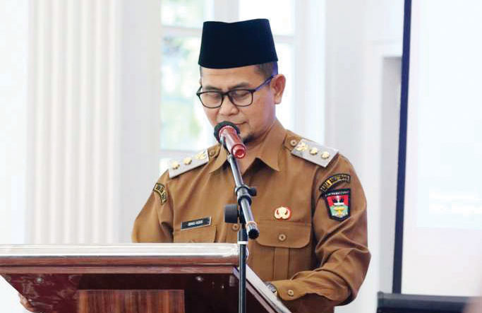 Siap Jadi Agen Perubahan Hidup Sehat, 230 Pelajar Bukittinggi Ikuti Orientasi KKR 1 ORIENTASI KKR— Wawako Bukittinggi, Ibnu Asis saat membuka kegiatan Orientasi Kader Kesehatan Remaja (KKR) bagi siswa-siswi jenjang SMP/MTs dan SMA/MA sederajat, Selasa (27/5).