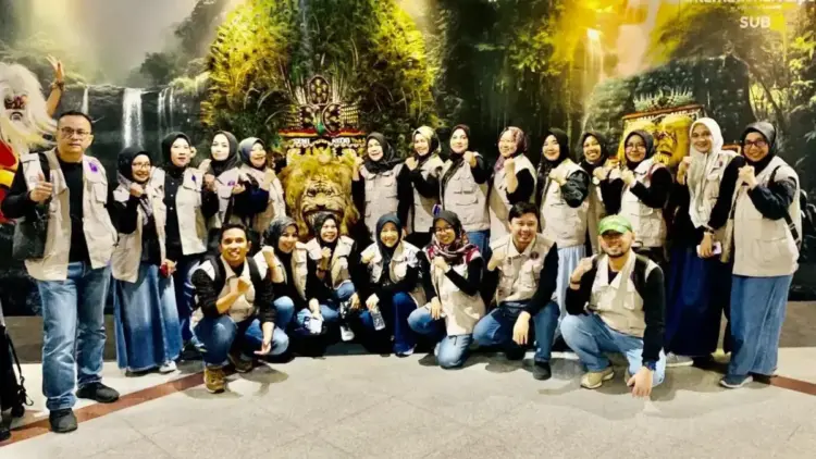 50 Persen Masyarakat Indonesia Alami Gangguan Kesehatan Gigi dan Mulut 1 KONGRES PDGI— Peserta kongres PDGI KE XXVIII dari Sumatera Barat, dipimpin Ketua Pengwil H. Busril. MPH.