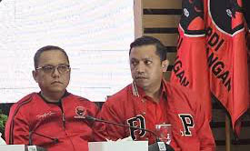 DPP PDIP Tekankan Anggota DPRD Bekerja Pro Rakyat dan Berkomitmen 1 KONFRENSI PERS— Ketua DPP PDI Perjuangan Deddy Yevri Sitorus (kiri) saat konferensi pers
di kantor DPP PDIP.