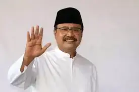 Bela Jokowi, Prabowo Heran Ada yang Ungkit Ijazah 1 BERSAMA— Presiden Prabowo Subianto bersama Presiden ke-7 RI Joko Widodo (Jokowi) pada
HUT ke-17 Partai Gerindra.