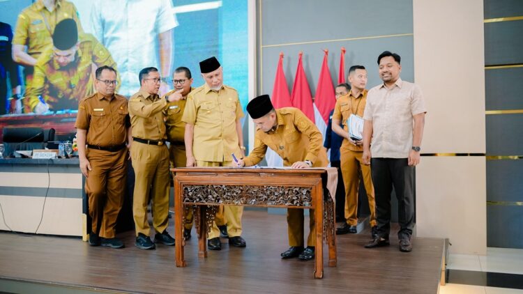 MUSRENBANG RPJMD TINGKAT PROVINSI— Wakil Bupati Solok Candra menghadiri Rakor RPJMD tngkat Provinsi Sumatera Barat, yang bertujuan untuk memperkuat sinergi antara Pemerintah Kabupaten Solok dengan Pemerintah Provinsi Sumatera Barat, di Istana Gubenur Sumbar, Kota Padang.