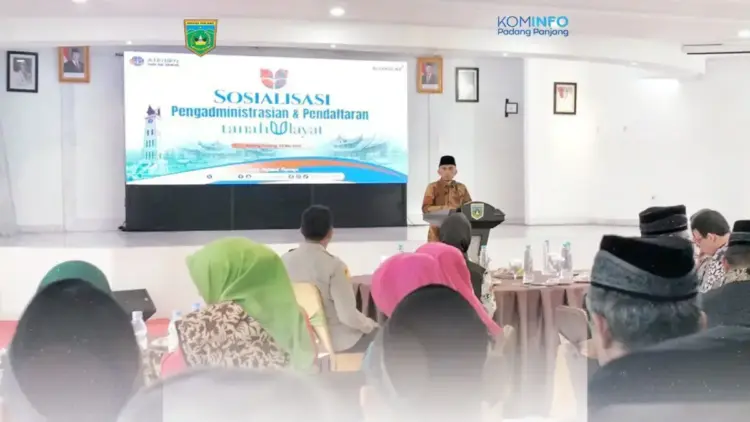 Kementerian ATR/BPN Gelar Sosialisasi Pendaftaran Tanah Ulayat 1 Wakil Wali Kota Allex Saputra berikan sambutan