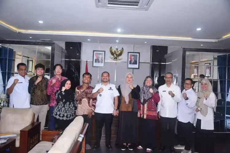 REKOMENDASI BPK— Wakil Wali Kota Sawahlunto Jeffry Hibatullah, Ketua DPRD Susi Haryati, dan Penjabat Sekretaris Daerah Ezeddin Zain menghadiri exit meeting bersama Badan Pemeriksa Keuangan (BPK) Perwakilan Sumatera Barat di Balai Kota Sawahlunto.