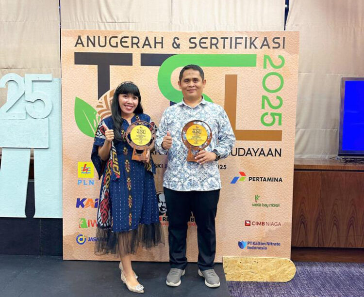 Buktikan Komitmen Wujudkan Pembangunan Berkelanjutan, PLN UIP SUMBAGTENG Raih Penghargaan Predikat Platinum di Anugerah dan Sertifikasi TJSL UMKM-Pariwisata-Kebudayaan Tahun 2025 1 WhatsApp Image 2025 05 29 at 18.21.42