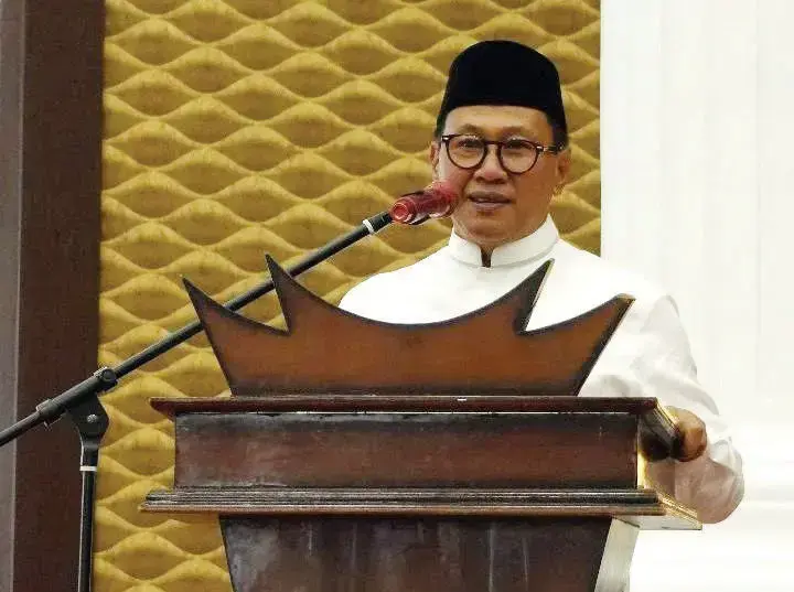 Mulai Tahun Depan, Pemeriksaan Kesehatan CJH Bukittinggi Digratiskan 1 WIRID MINGGUAN— Wako Ramlan Nurmatias menghadiri wirid mingguan Korpri Kota Bukittinggi yang diselenggarakan di Balairung Rumah Dinas Walikota, Belakang Balok, Jumat (16/5).