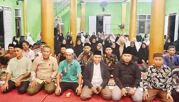 Reses III Dapil Anggota DPRD Iskandar, Pilih Masjid dan Mushalla Tampung Aspirtasi Warga 1 RESES DAPIL— Anggota DPRD Kota Padang Iskandar dari Dapil II (Kecamatan Kuranji), mengadakan reses masa sidang III tahun 2025 dari tanggal 1 hingga 5 Mei.