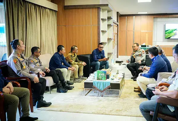 PLN Regional Riau dan Polda Riau Perkuat Sinergi, Dukung Kelancaran Pembangunan Infrastruktur Listrik di Riau 1 AUDIENSI--PT PLN (Persero) Regional Riau melakukan audiensi ke Polda Riau.