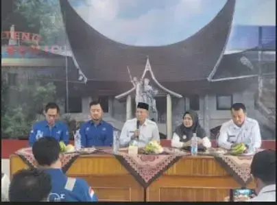 Modal Peningkatan PAD Pasaman, Sabar AS: Success Story Pembangunan Pembangkit Listrik Geothermal Bonjol 1 PERTEMUAN— Bupati Sabar As menggelar menggelar pertemuan dengan Tim PT. Medco Geothermal dalam rangka mendengarkan progress pembangunan Pembangkit Listrik Geothermal Bonjol di Kantor Camat Bonjol.