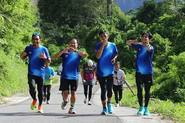 Dorong Budaya Sehat untuk Layanan Prima, PLN Gelar Fun Run Bersama Komunitas Pelari 1 Fun Run 6K --PT PLN UID Sumatera Barat menggelar kegiatan Fun Run 6K bersama dengan sejumlah komunitas pelari lokal di Kota Bukittingg.