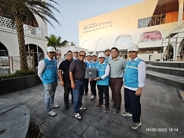 Basko City Mall Benderang, Listrik PLN Resmi Menyala 1 penyalaan baru--PLN Unit Induk Distribusi (UID) Sumatera Barat secara resmi melakukan penyalaan baru listrik dengan kapasitas 5 MVA ke pusat perbelanjaan Basko City Mall .