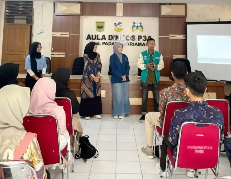 45 Orang Lolos Seleksi Administrasi, Seleksi Wawancara Calon Forum Anak Daerah 2025 - 2027 1 SELEKSI— Proses seleksi pemilihan dan seleksi wawancara dalam rangka rekrutmen calon anggota Forum Anak Daerah (FORPADPAR) periode 2025–2027, di Aula Dinsos P3A Padangpariaman.