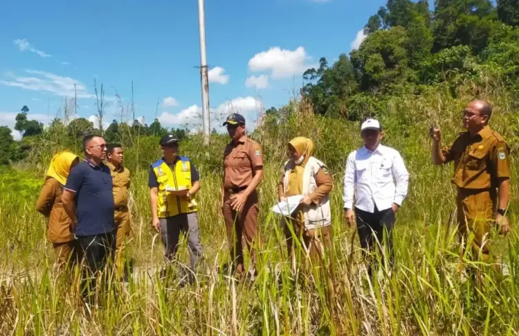 SIAPKAN LAHAN— Pemkab Padangpariaman menyiapkan lahan seluas 10 hektare yang terletak di Nagari Paritmalintang, Kecamatan Enam Lingkung, sebagai wujud dukungan penuh terhadap program nasional Sekolah Rakyat (SR).