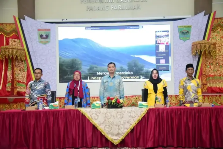 Kemenkumham RI Gelar Penguatan Kapasitas HAM bagi ASN, Wujudkan Pelayanan Publik yang Optimal 1 PENGUATAN KAPASITAS— Wabup Padangpariaman Rahmat Hidayat menghadiri kegiatan penguatan kapasitas HAM bagi ASN di lingkungan Pemkab Padangpariaman.