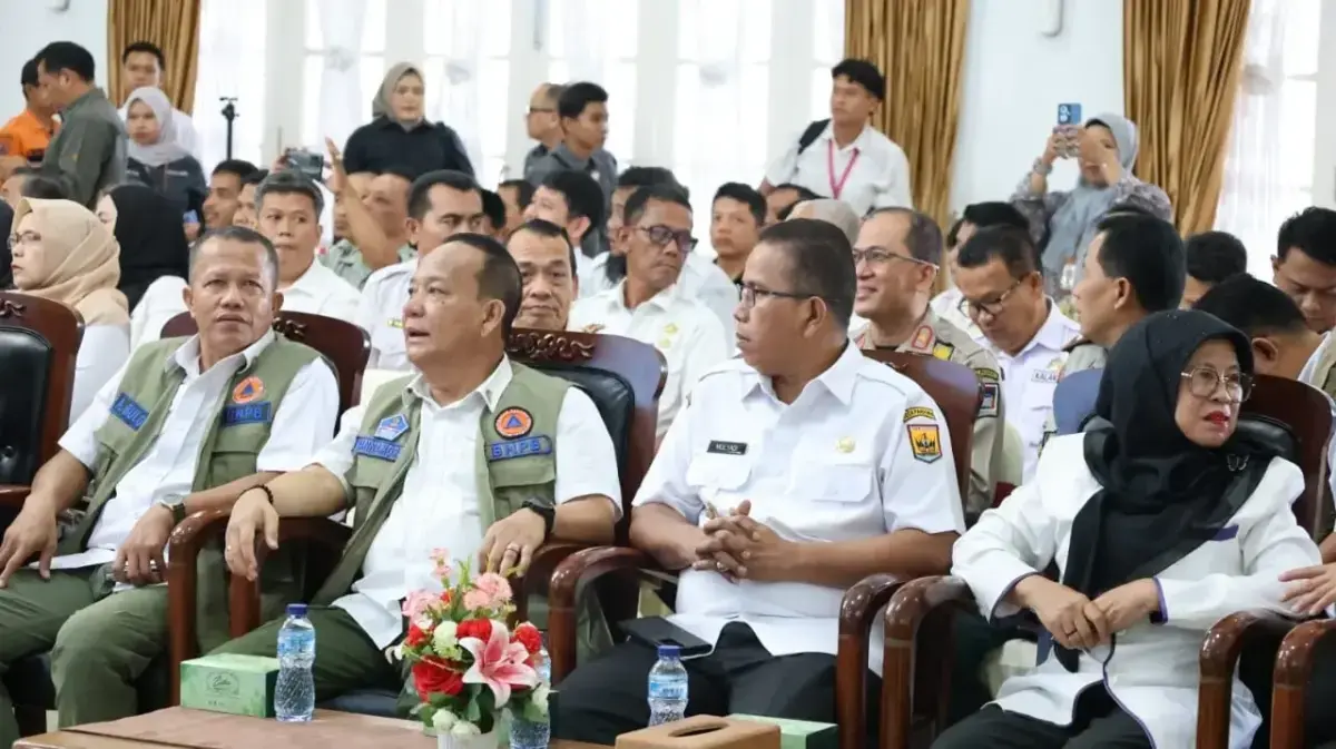 Motivasi Anak, Wako Pariaman Buka Lomba Tahfiz Quran 1 LOMBA TAHFIZ— Wako Pariaman Yota Balad membuka lomba Tahfidz Qur’an dan mewarnai tingkat Taman Kanak-Kanak (TK)/ Pendidikan Anak Usia Dini (PAUD) se-Kecamatan Pariaman Timur di SDN 05 Air Santok, Kecamatan Pariaman Timur Kota Pariaman.