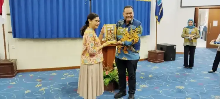 KUNJUNGAN—Wali Kota Pariaman Yota Balad,  saat kunungi BNN diterima Kepala Balai Besar Rehabilitasi BNN, dr. Elvina Katerin Sahusilawane beserta jajaran BNN di Auditorium Balai Besar Rehabilitasi BNN, Desa Wates Jaya, Kecamatan Cigombong, Lido, Kabupaten Bogor, Jawa Barat.