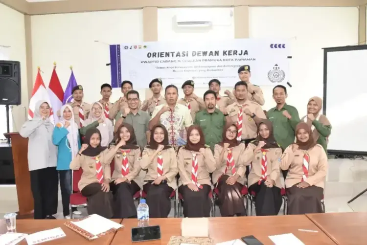 ORIENTASI— Wakil Walikota Pariaman Mulyadi yang juga Ketua Kwartir Cabang 16 Pramuka Kota Pariaman, membuka orientasi dewan kerja Kwartir Cabang 16 Gerakan Pramuka Kota Pariaman.