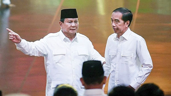 Prabowo Bubarkan Satgas Saber Pungli yang Dibentuk Jokowi 1 BERSAMA— Presiden Prabowo Subianto bersama Jokowi di HUT Gerindra.