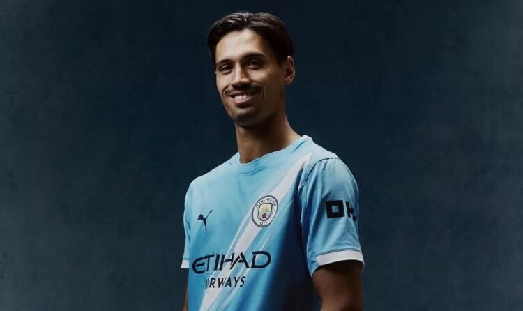 Manchester City Resmi Rekrut Gelandang Keturunan Maluku, Bintang Belanda Tijjani Reijnders Dibajak dari AC Milan 1 RESMI— Tijjani Reijnders resmi berseragam Manchester City