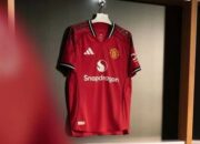 MU Rilis Jersey Kandang Liga Inggris Musim 2025/26