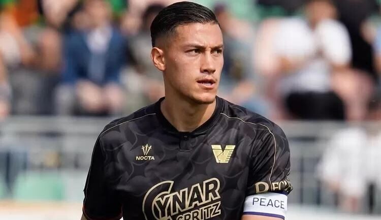 Selain Udinese, Jay Idzes Dikabarkan Menarik Minat Fiorentina, Berpotensi Tampil di UEFA Conference League Musim Depan! 1 Jay Idzes