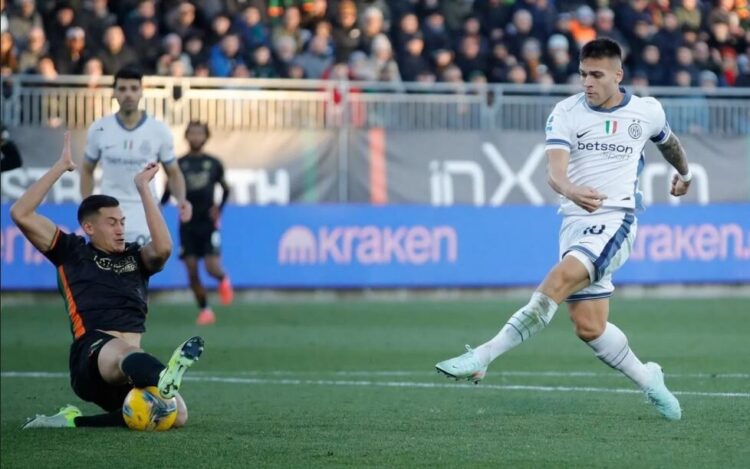 Jay Idzes Menuju Liga Inggris, Banderol Kapten Timnas Indonesia Murah untuk Aston Villa! 1 TUNJUKKAN KELAS— Bek timnas Indonesia, Jay Idzes, saat beraksi dan menunjukkan kelasnya di Liga Italia bersama Venezia.