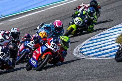 Tampil Luar Biasa, Pebalap Binaan Astra Honda Melesat di FIM JuniorGP Jerez 1 PEBALAP— Pebalap binaan PT Astra Honda Motor (AHM) yang bersaing di arena balap Eropa tampil memukau dalam gelaran FIM JuniorGP World Championship yang berlangsung di Circuito de Jerez – Angel Nieto, Spanyol 31 Mei-1 Juni 2025.