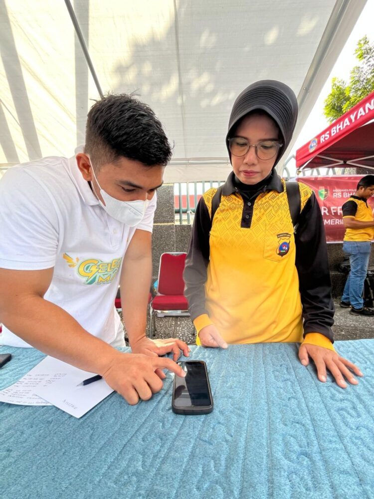 PLN UP3 Padang Meriahkan Pemecahan Rekor MURI 1.000 Kg Rendang Bersama 1.000 Bhayangkari di CFD Kota Padang 1 6012a16a 21cb 4b48 a283 ab81f6b62a24