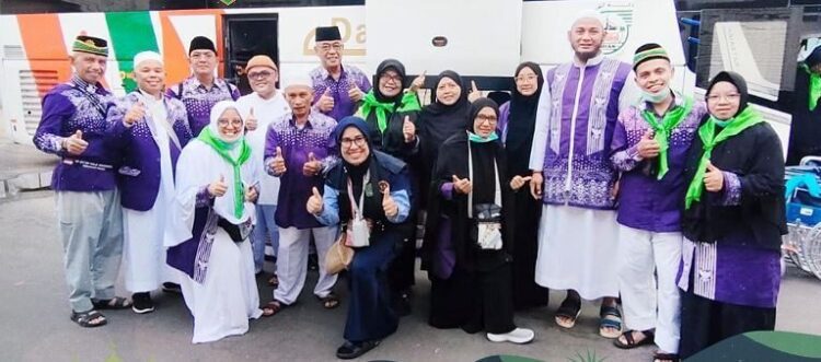 Tuntaskan Rangkaian Ibadah Haji, 80 Jemaah Padang Panjang Bertolak ke Madinah 1 BERTOLAK MENUJU MADINAH— Sebanyak 80 jamaah haji asal Padang Panjang bertolak menuju Kota Madinah Al Munawwarah, Rabu (18/6) pukul 07.00 Waktu Arab Saudi (WAS).