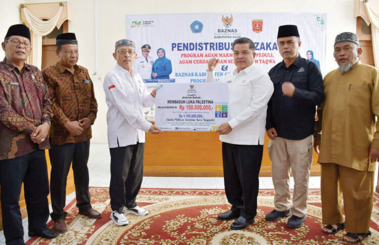 Baznas Agam Salurkan Zakat Rp478 Juta, Ribuan Warga Telah Terbantu 1 apresiasi— Bupati Agam, Benni Warlis mengapresiasi Baznas Agam atas konsistensinya dalam menghimpun dan mengelola zakat, yang
dilakukan secara profesional dalam membantu masyarakat, Rabu (18/6).