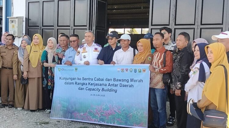 KUNJUNGI— 
Tim Pengendalian Inflasi Daerah (TPID) Provinsi Sumatera Selatan berkunjung ke daerah Kabupaten Solok dalam rangka penjajakan kerja sama pengendalian inflasi.