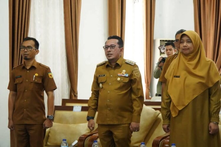 Bupati Tanah Datar Komitmen Dukung Percepatan Swasembada Pangan Nasional 1 dukung— Bupati Eka Putra dan jajaran siap dukung Swasembada Pangan.