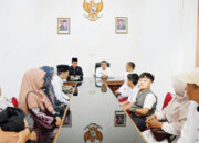 Dukung Tiga Pelajar SD Ikuti Olimpiade Sains Tingkat Nasional, Bupati Agam Bantu Biaya Keberangkatan dan Reward