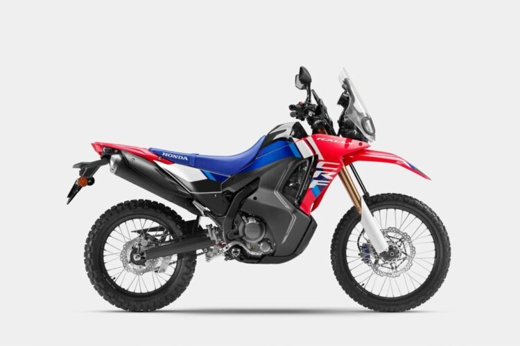 Hadirkan Sensasi Petualangan Baru, CRF250 Series Siap Jelajahi Indonesia 1 PRODUK BARU-PT Astra Honda Motor (AHM) menghadirkan motor Adventure Tourer yakni New CRF250 RALLY dan New CRF250L.