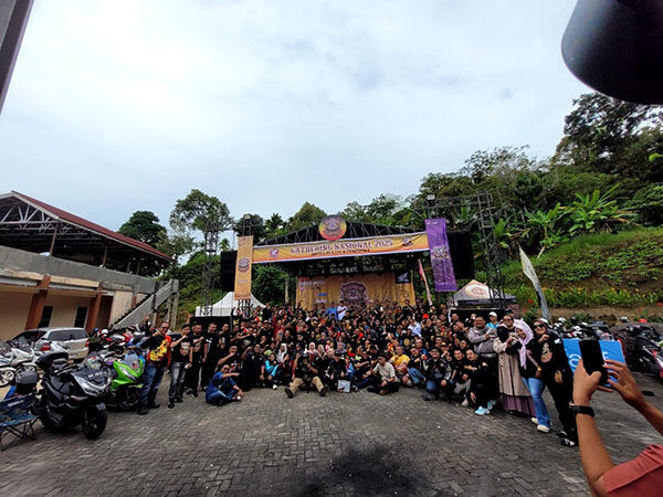 Ribuan Bikers Padati Gathering Nasional HPCI 2025 di Padang, Semangat Persaudaraan dan Teknologi Honda PCX jadi Sorotan 1 SUKSES-Komunitas Honda PCX Club Indonesia (HPCI) sukses menyelenggarakan Gathering Nasional HPCI 2025.