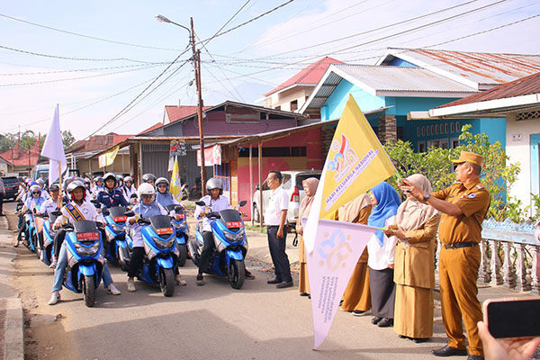 Peringatan Harganas, Pembangunan Keluarga Bagi Masa Depan Bangsa 1 LEPAS—Wawako lepas petugas pada hari kesehatan keluarga nasional