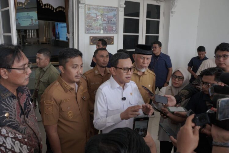 JUARA KAMPUNG KB— Kampung Keluarga Berkualitas (KB) Bajamba Kelurahan Tanah Pak Lambik (TPL) Kecamatan Padang Panjang Timur (PPT) dinobatkan sebagai Juara I Lomba Penguatan Kampung KB Tingkat Provinsi Sumatera Barat (Sumbar) Tahun 2025.