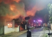 Si Jago Merah ‘Mengamuk’ di Pulau Punjung, 2 Rumah dan 2 Mobil Hangus Terbakar