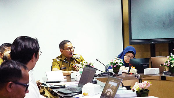 Bukittinggi jadi Kota Percontohan Nasional dalam Program Perencanaan Kota Terpadu 1 PEMAPARAN— Pemaparan oleh Wako Bukittingi, Ramlan Nurmatias terkait terpilihnya Bukittinggi menjadi salah satu dari 10 kota di Indonesia yang menjadi percontohan program ICP, sebuah inisiatif strategis dari Kementerian PUPR melalui BPIW.