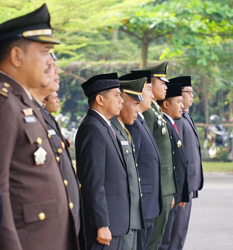 UPACARA HARLAH PANCASILA— Ketua DPRD Kota Payakumbuh mengikuti upacara peringatan Hari Lahir Pancasila.