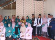 Ketua TP-PKK Ny Dona Ramadhani Serahkan Genting di Tanah Garam