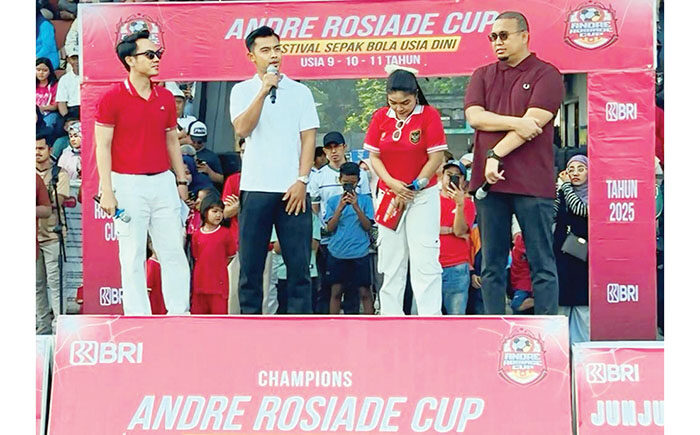 Andre Rosiade Cup Resmi Dibuka, Komitmen Lahirkan Bakat Lokal Timnas Indonesia 2034 1 DIIKUTI 36 SSB— Wakil Ketua Komisi VI DPR Andre Rosiade, membuka secara resmi turnamen sepak bola usia dini Andre Rosiade Cup, pada Sabtu (28/6) di ASIOP Training Ground, Bogor, Jawa Barat.