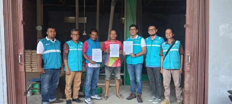 PLN UP3 Payakumbuh Dukung Usaha Huller, Pertegas Peran sebagai Motor Ekonomi Rakyat 1 mitra strategis --PT PLN (Persero) Unit Pelaksana Pelayanan Pelanggan (UP3) Payakumbuh terus mempertegas perannya sebagai motor penggerak ekonomi rakyat sekaligus mitra strategis dalam pembangunan daerah.