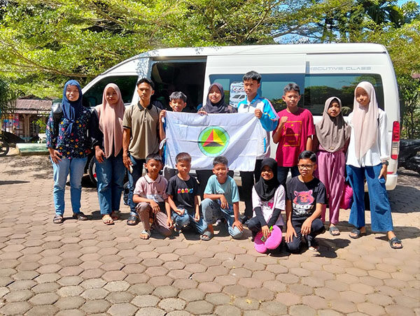 11 Orang Atlet PPS Ragawaru, Ikuti Kejuaraan Direktur Cup Politeknik Negeri Padang 1 IKUTI—Perguruan Pencak Silat (PPS) Ragawaru mengikuti Kejuaraan Direktur CUP Politeknik Negeri Padang tingkat Usia Dini, Pra Remaja, Remaja, dan Dewasa se-Sumatera yang diselenggarakan mulai 25 - 28 Juni.