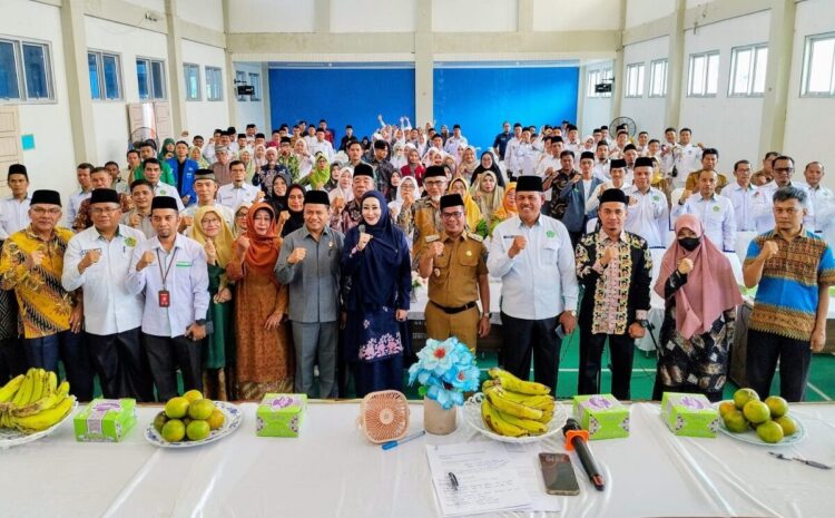 Forum Tokoh Agama dan Kemenag Sepakat Tangkal Paham Radikal 1 SERAP ASPIRASI TOKOH AGAMA— Pemerintah Kabupaten Pesisir Selatan bersama tokoh agama menggelar kegiatan Serap Aspirasi Tokoh Agama Lembaga Sosial Keagamaan Mitra Kementerian Agama, Senin (23/6), di Gedung Dinas Pendidikan dan Kebudayaan, Kabupaten Pesisir Selatan.