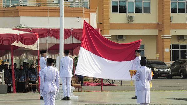 Pasbar Peringati Hari Lahir Pancasila, ”Ekonomi Tanpa Nilai Pancasila Bisa Menimbulkan Ketimpangan” 1 Pemkab Pasaman Barat Gelar Upacara Bendera