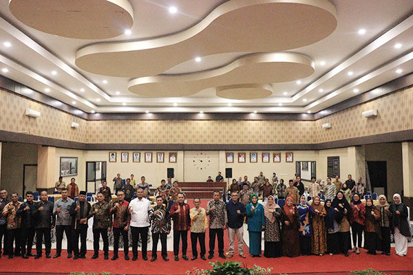 Pemko Payakumbuh Komit Perangi Penyalahgunaan Narkoba 1 PERANGI NARKOBA— Wakil Wali Kota Payakumbuh Elzadaswarman menghadiri peringatan Hari Anti Narkotika Internasional (HANI) tahun 2025 yang digelar di Aula Ngalau Indah Balai Kota Payakumbuh, Kamis (26/6) malam.